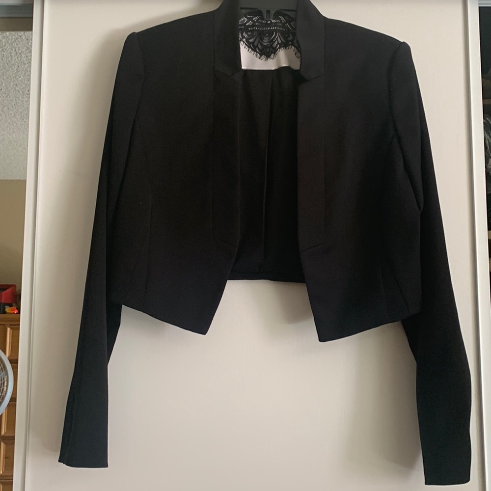 Extremely crop black jacket